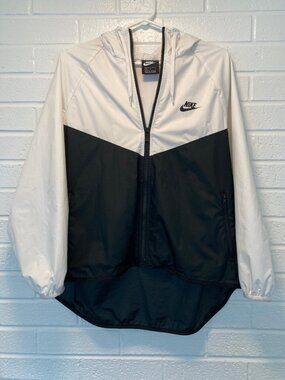 Nike Women's Sportswear Windrunner Jacket White & Black - Size Large